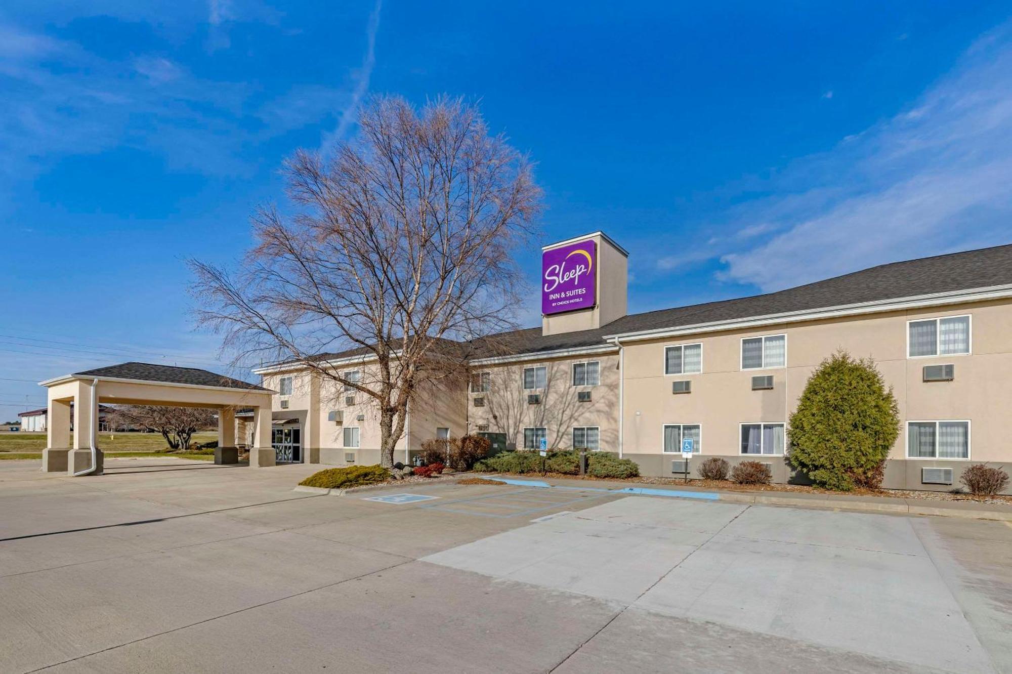 Sleep Inn & Suites Charles City Exterior photo